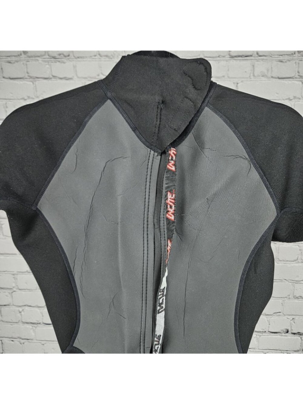 Incite Cabela's Black 2:2 Aqualite Short Sleeve Shorty Springsuit Wetsuit Medium - Picture 7 of 10